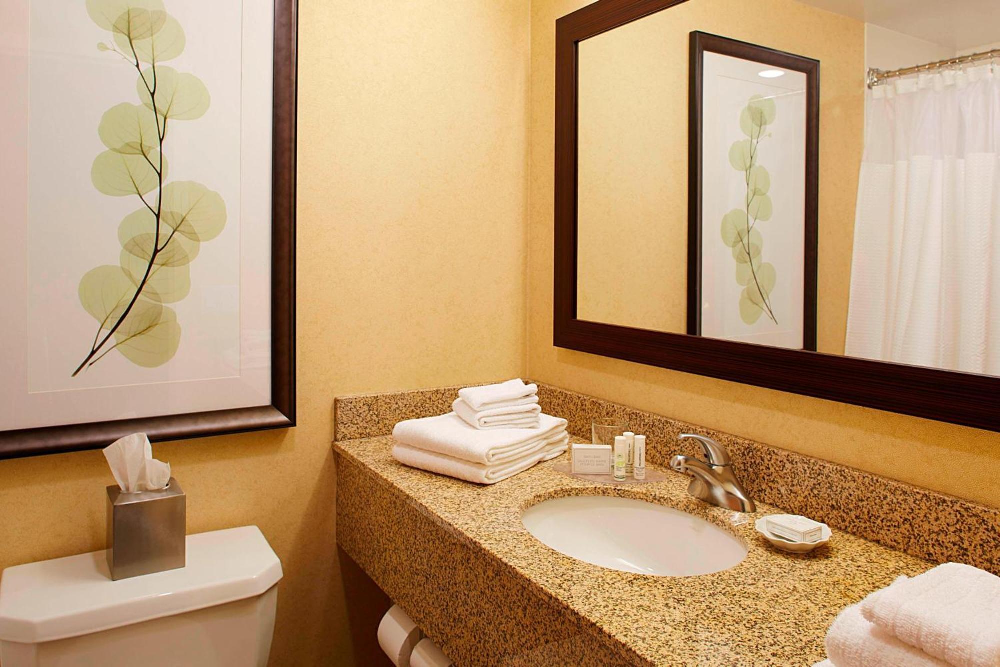 Courtyard By Marriott Ithaca Airport/University Экстерьер фото